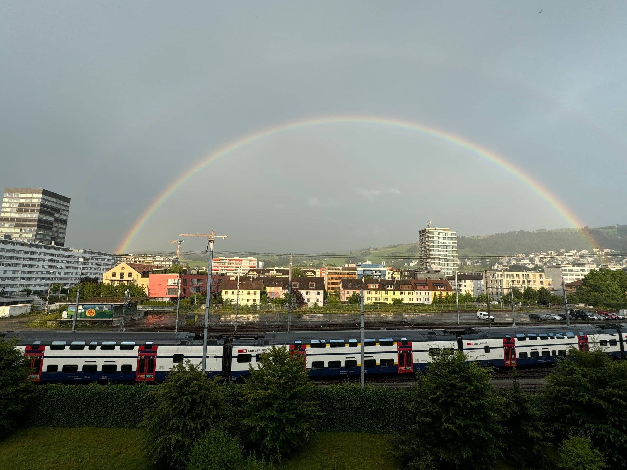 Regenbogen über dem Zugersee